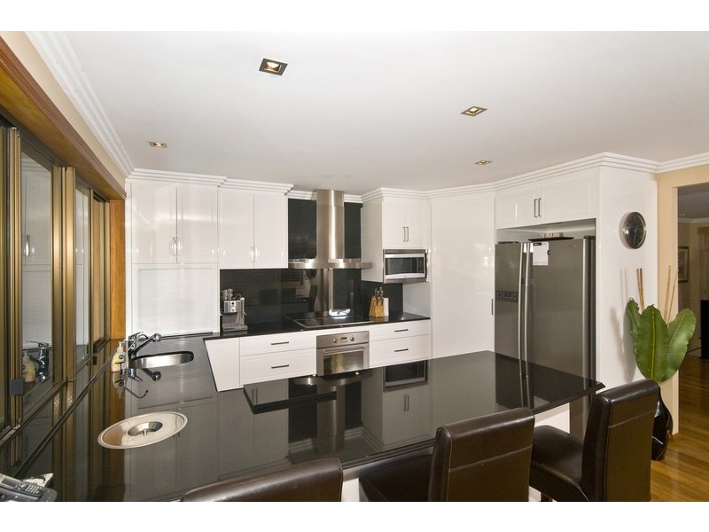 169 Burleigh St, Burleigh Waters QLD 4220