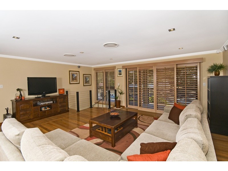 169 Burleigh St, Burleigh Waters QLD 4220
