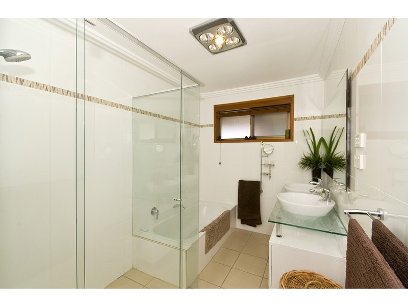 169 Burleigh St, Burleigh Waters QLD 4220