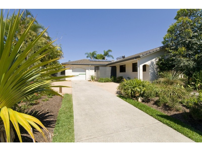 6 Auk Avenue, Burleigh Waters QLD 4220