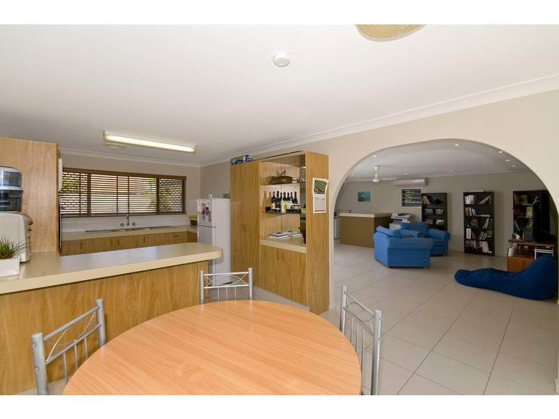 6 Auk Avenue, Burleigh Waters QLD 4220