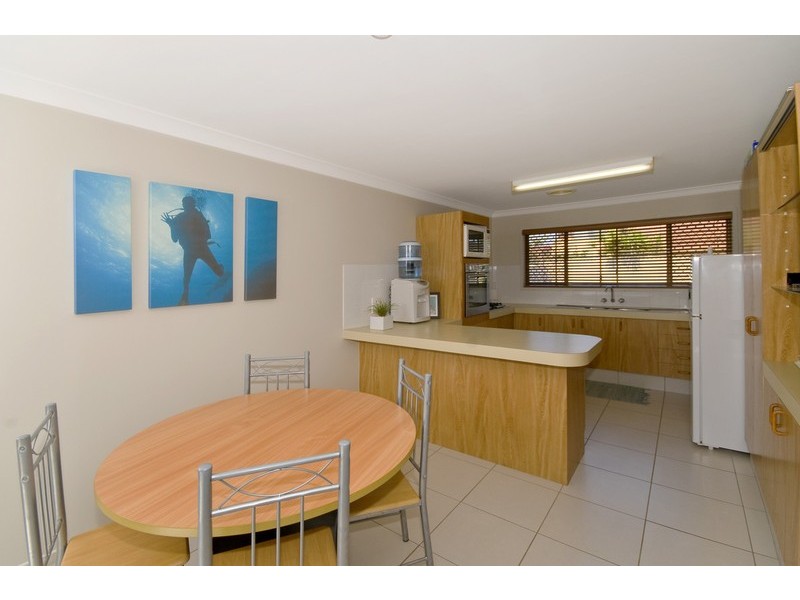 6 Auk Avenue, Burleigh Waters QLD 4220