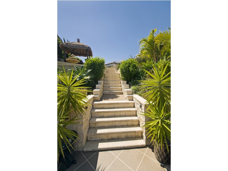 3 St Helens Crt, Burleigh Waters QLD 4220