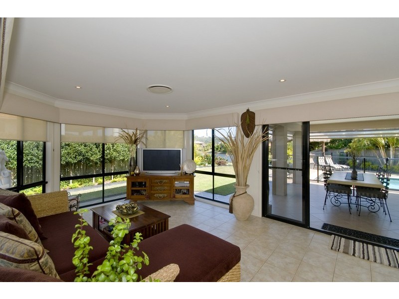 3 St Helens Crt, Burleigh Waters QLD 4220