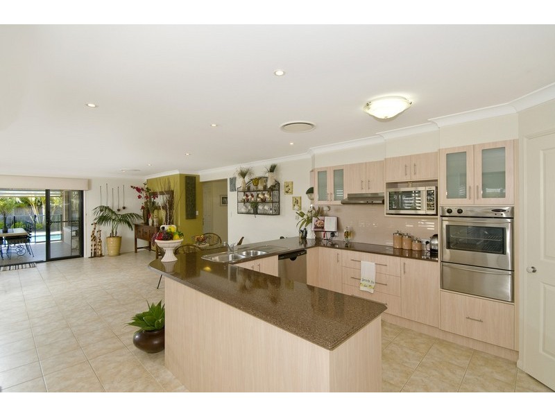 3 St Helens Crt, Burleigh Waters QLD 4220