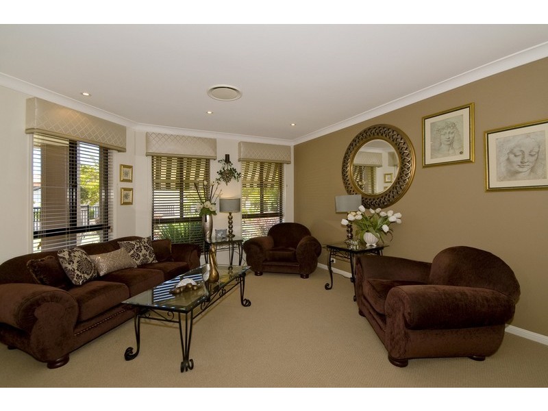 3 St Helens Crt, Burleigh Waters QLD 4220