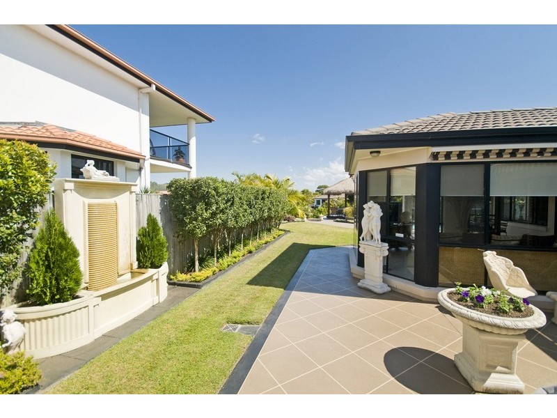 3 St Helens Crt, Burleigh Waters QLD 4220