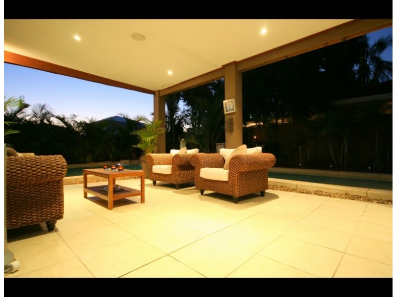 1 Moorhen Place, Burleigh Waters QLD 4220