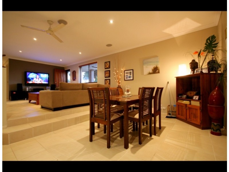 1 Moorhen Place, Burleigh Waters QLD 4220