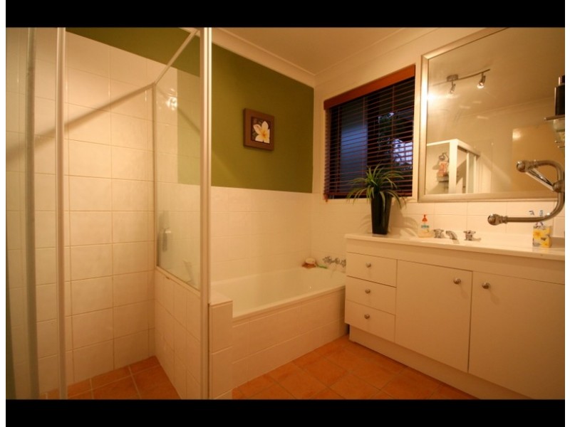 1 Moorhen Place, Burleigh Waters QLD 4220