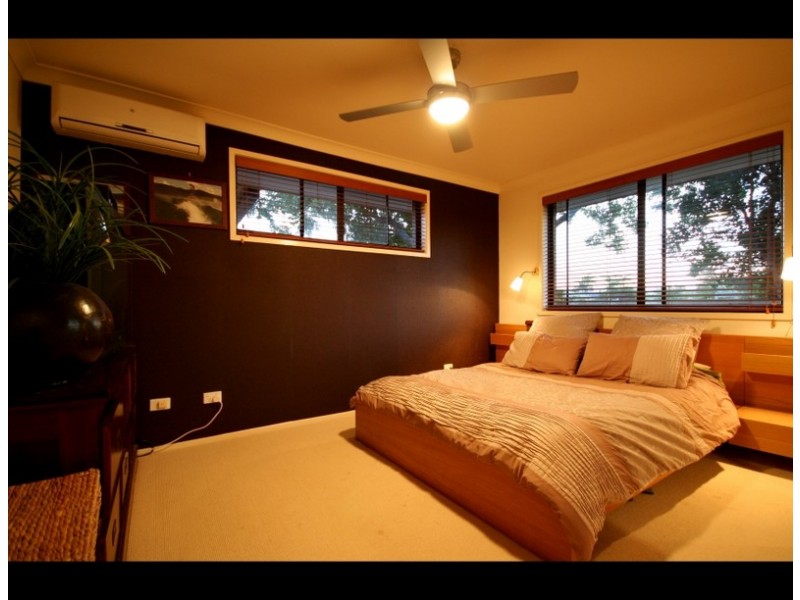 1 Moorhen Place, Burleigh Waters QLD 4220