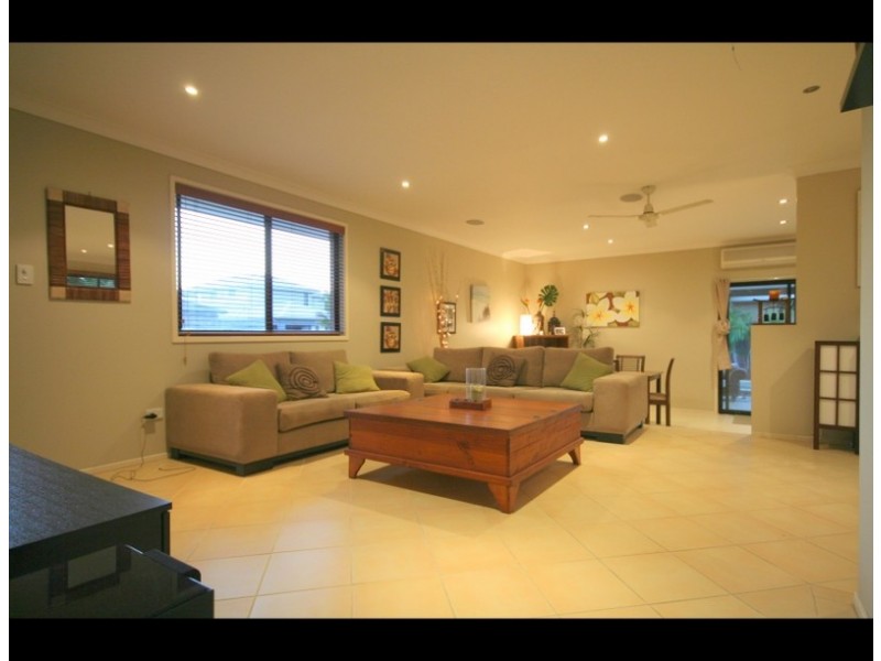 1 Moorhen Place, Burleigh Waters QLD 4220