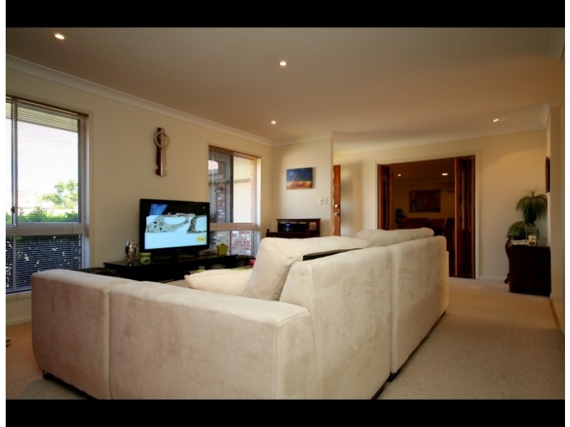 30 Whistler Drive, Burleigh Waters QLD 4220