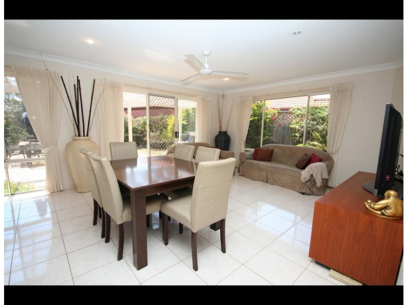 69 Dipper Drive, Burleigh Waters QLD 4220