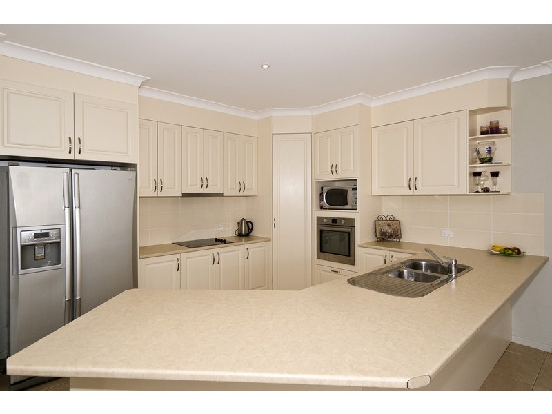 11 Laceflower Crt, Reedy Creek QLD 4227