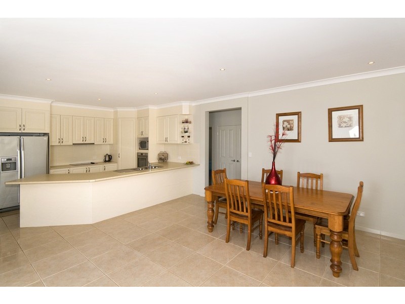 11 Laceflower Crt, Reedy Creek QLD 4227