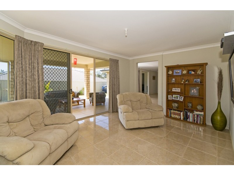 11 Laceflower Crt, Reedy Creek QLD 4227