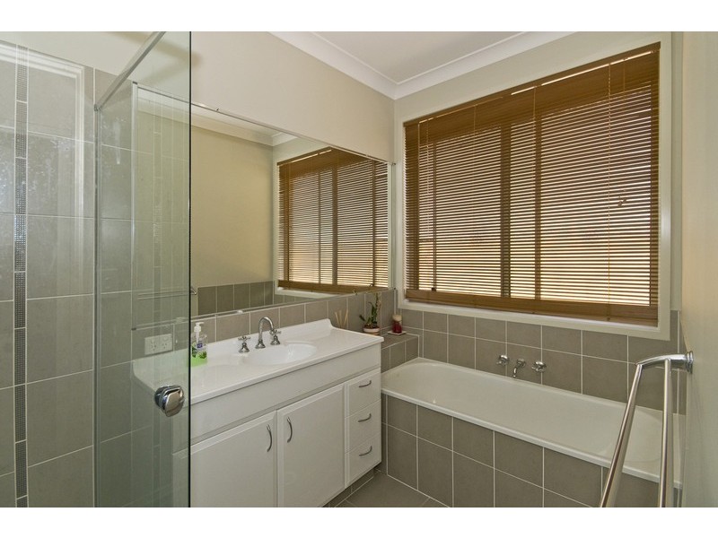 11 Laceflower Crt, Reedy Creek QLD 4227