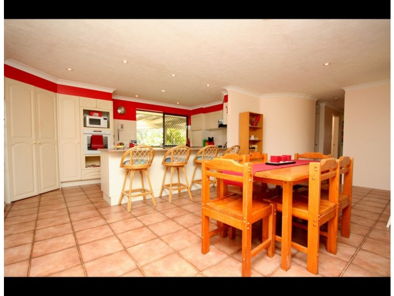 5 Larch Street, Tallebudgera QLD 4228