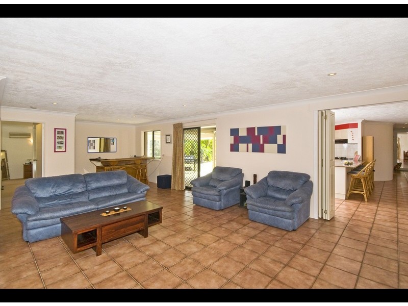 5 Larch Street, Tallebudgera QLD 4228