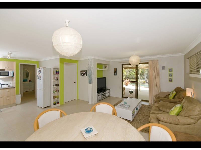 5 Larch Street, Tallebudgera QLD 4228