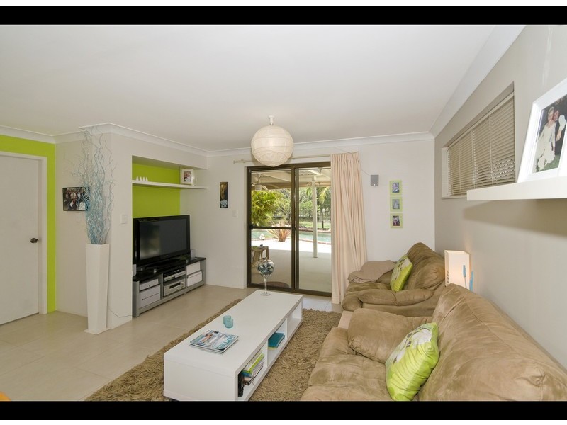 5 Larch Street, Tallebudgera QLD 4228