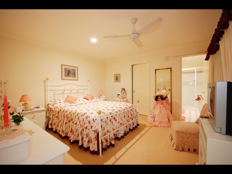 2/7 Sky Royal Tce, Burleigh Heads QLD 4220