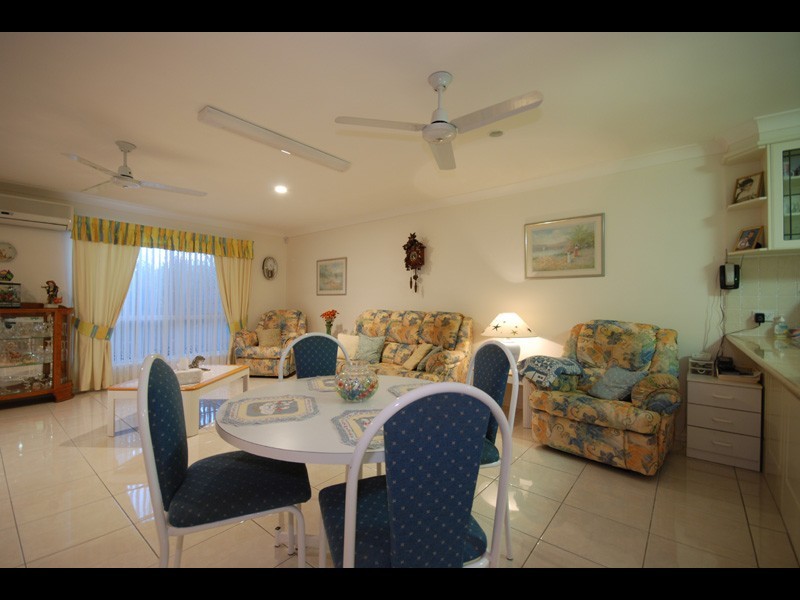 2/7 Sky Royal Tce, Burleigh Heads QLD 4220