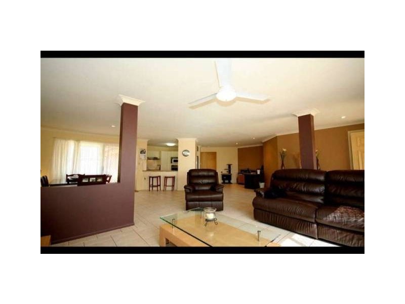 18 Bowerbird Place, Burleigh Waters QLD 4220