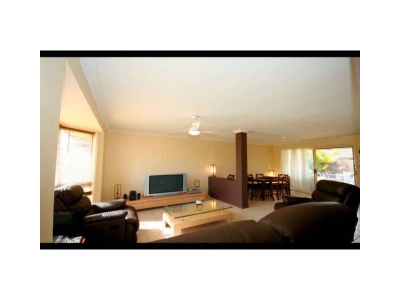 18 Bowerbird Place, Burleigh Waters QLD 4220