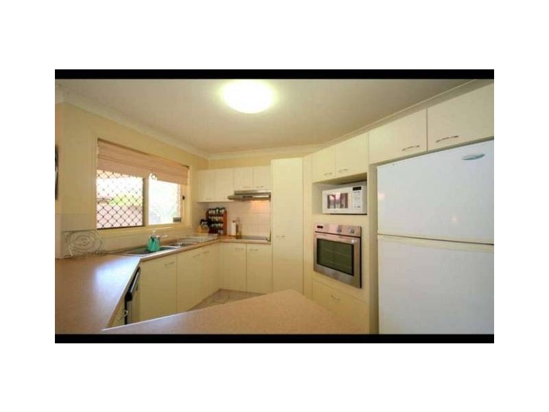 18 Bowerbird Place, Burleigh Waters QLD 4220