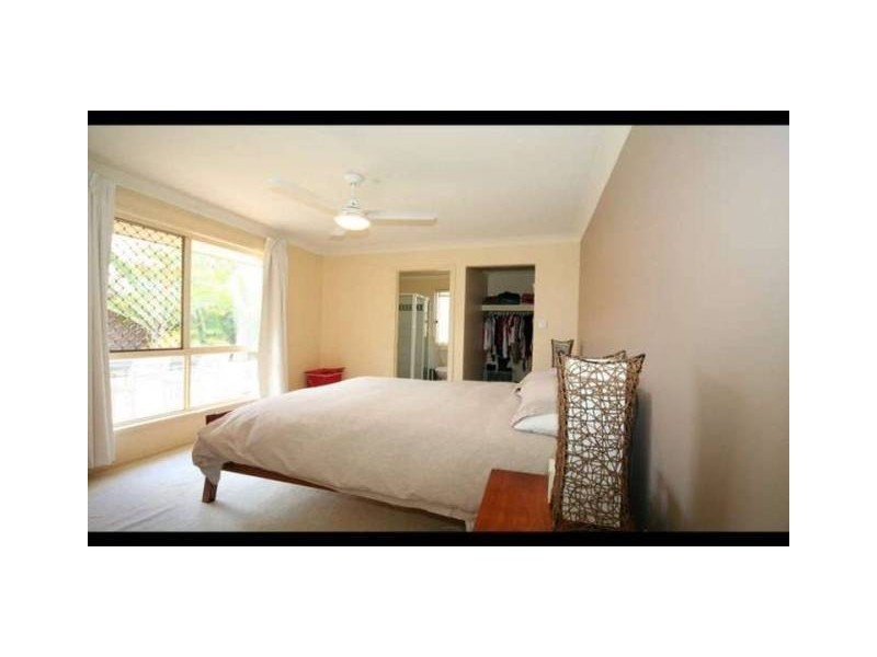 18 Bowerbird Place, Burleigh Waters QLD 4220