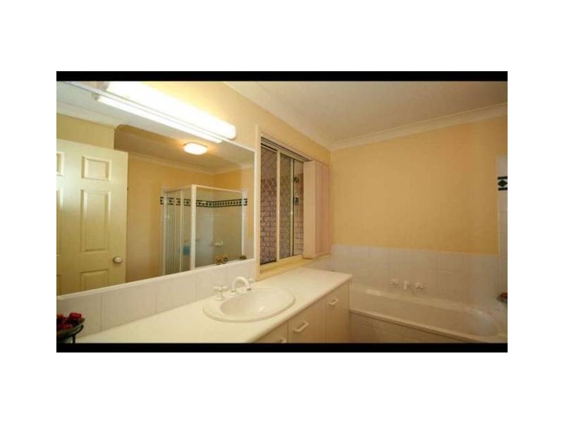 18 Bowerbird Place, Burleigh Waters QLD 4220