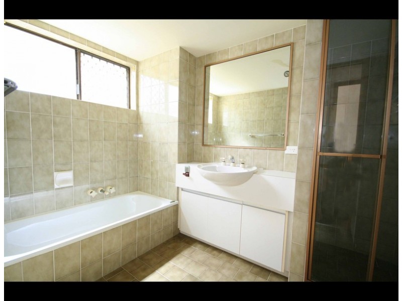 3/11 Ewart St, Burleigh Heads QLD 4220