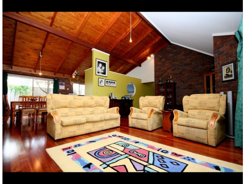 1 Sittella Crescent, Burleigh Waters QLD 4220