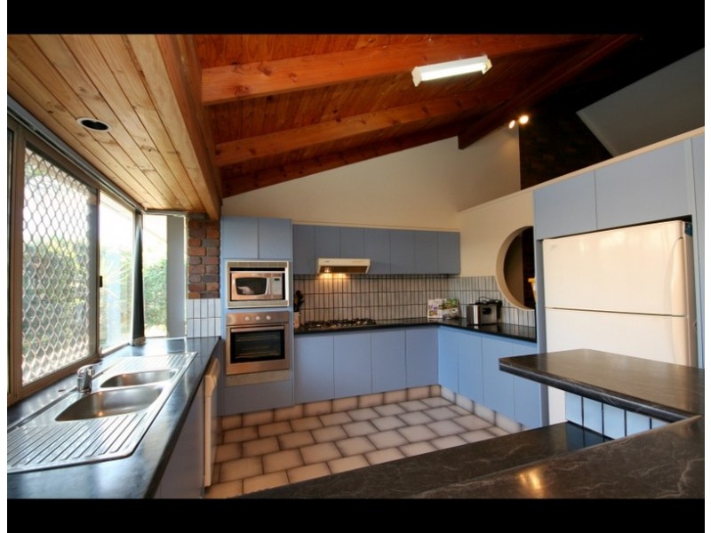 1 Sittella Crescent, Burleigh Waters QLD 4220