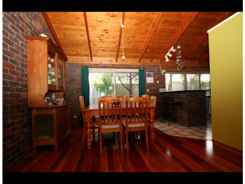 1 Sittella Crescent, Burleigh Waters QLD 4220