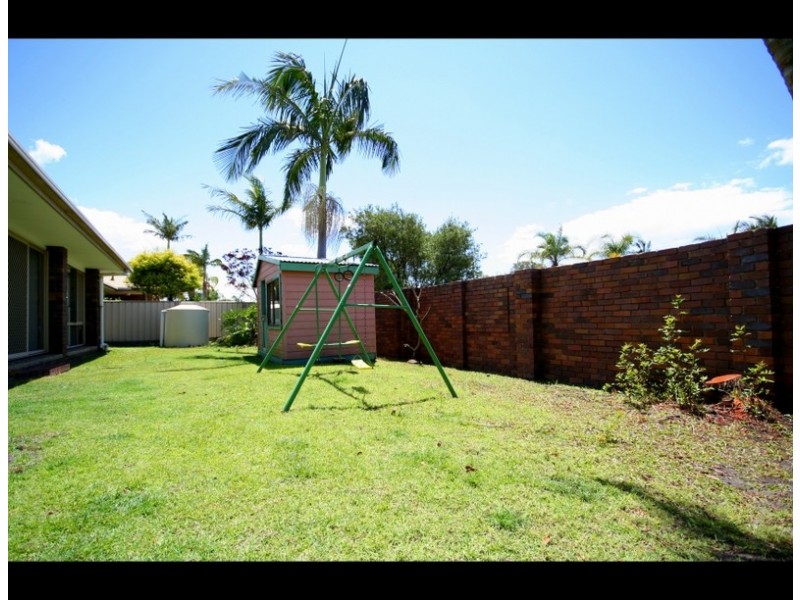 1 Sittella Crescent, Burleigh Waters QLD 4220