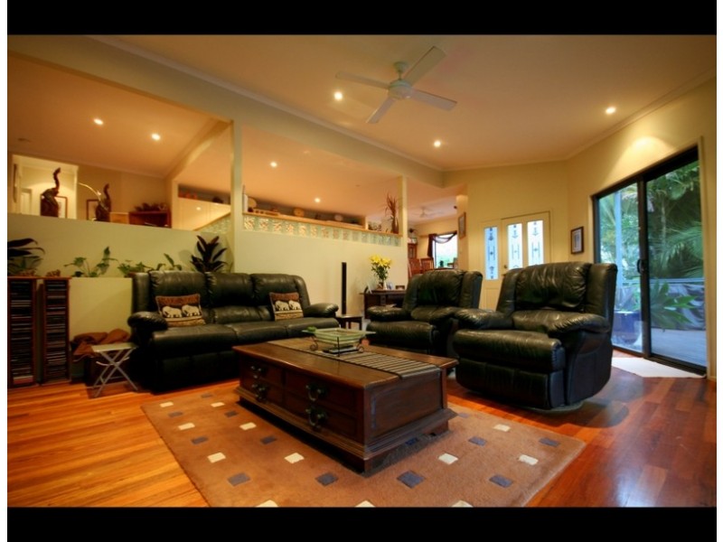 4 Waddiwong Rd, Coomera QLD 4209