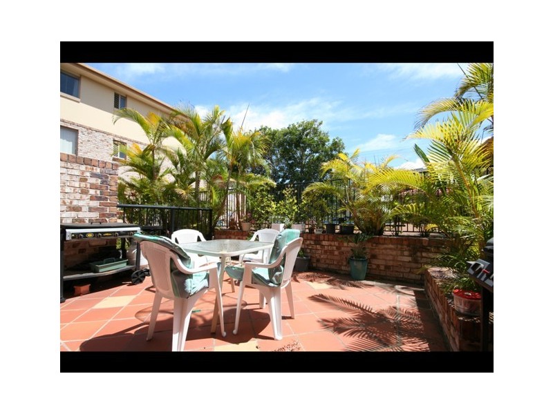 10/14 Spendelove Ave, Southport QLD 4215