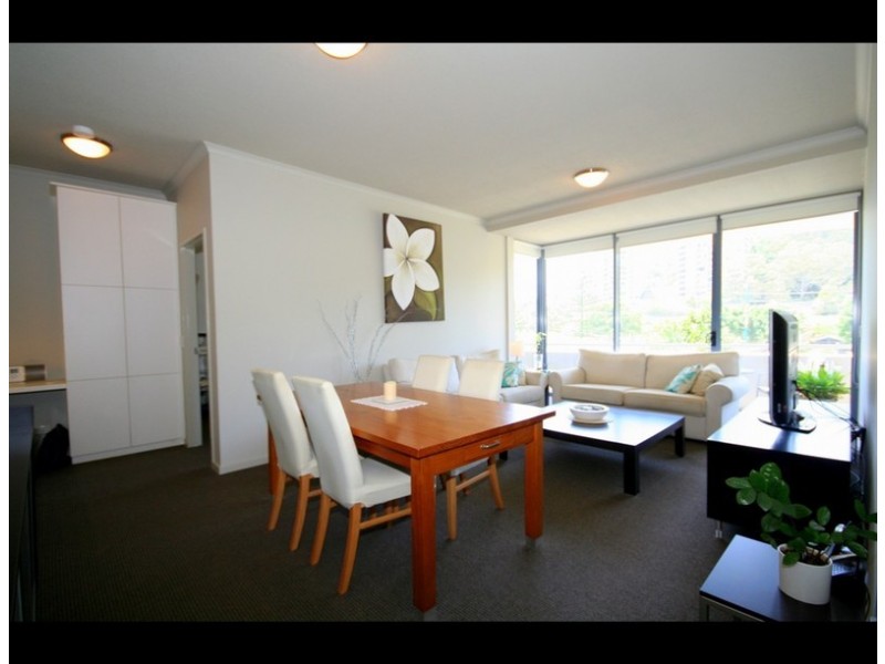 2005/1 Ocean Street, Burleigh Heads QLD 4220