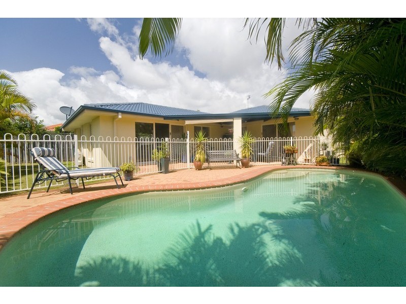 12 Gardendale Cr, Burleigh Waters QLD 4220