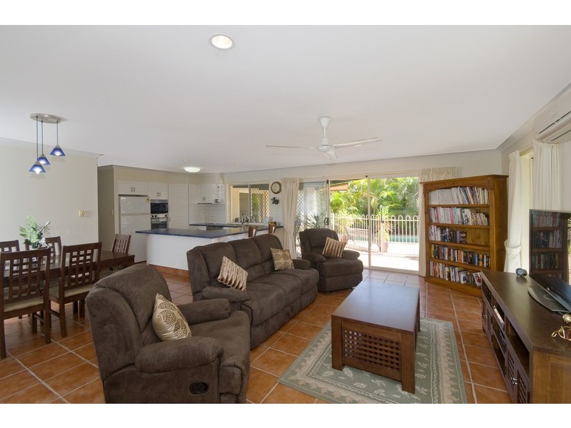 12 Gardendale Cr, Burleigh Waters QLD 4220