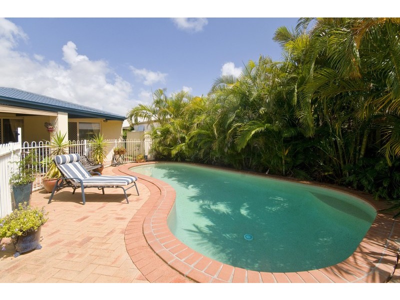12 Gardendale Cr, Burleigh Waters QLD 4220