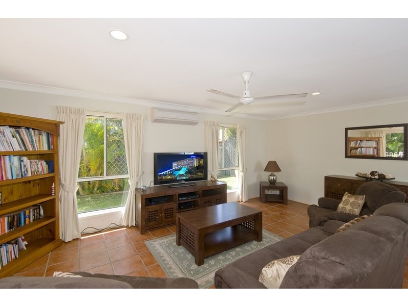 12 Gardendale Cr, Burleigh Waters QLD 4220