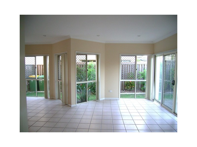 3/3 Camphor Wood Court, Robina QLD 4226