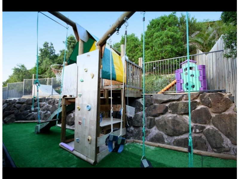 16 Sky Royal Tce, Burleigh Heads QLD 4220