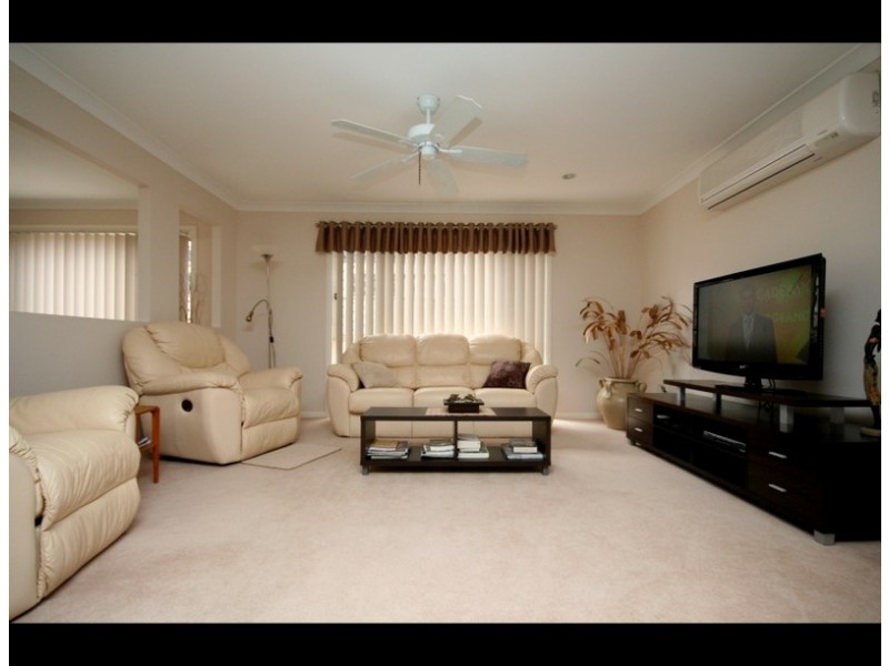 12 Frog Rock Cr, Reedy Creek QLD 4227