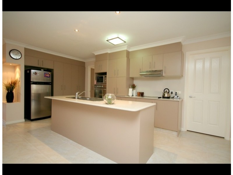 12 Frog Rock Cr, Reedy Creek QLD 4227