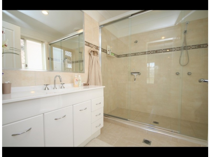 12 Frog Rock Cr, Reedy Creek QLD 4227